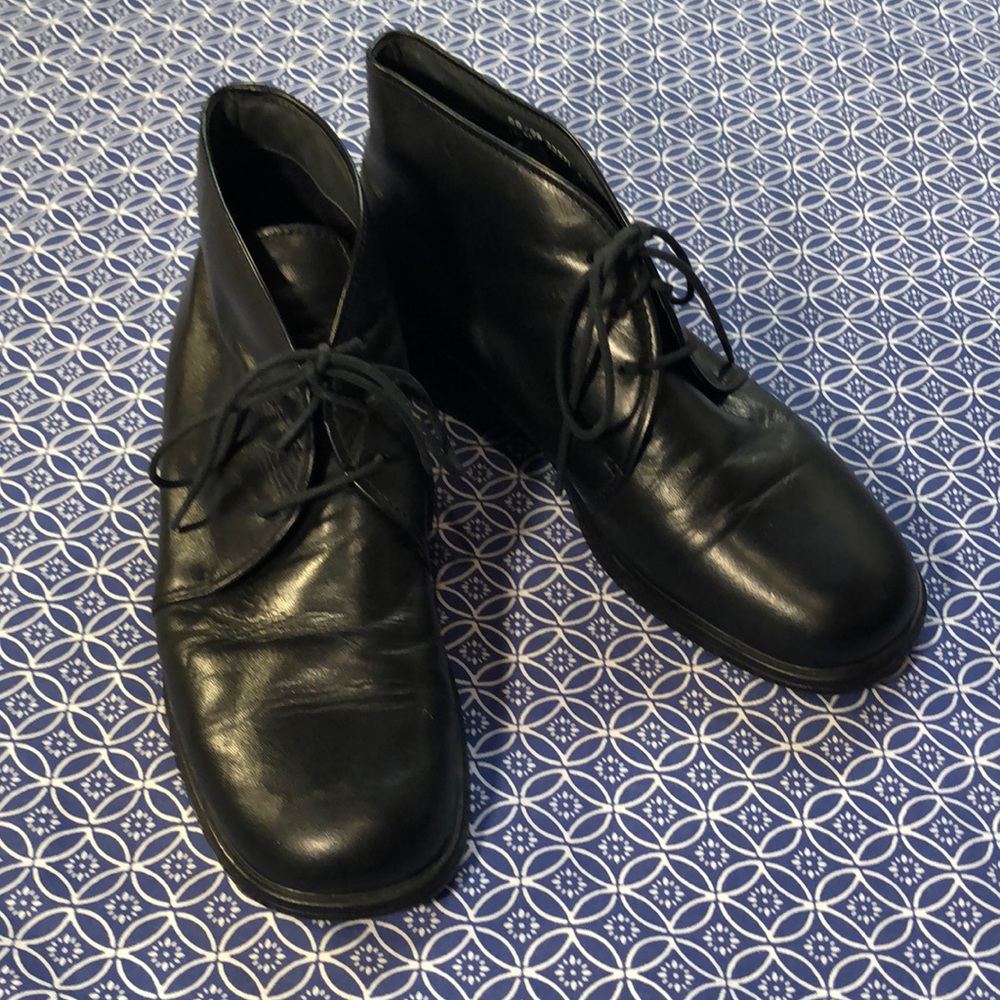 Clarks lace up boots - black leather